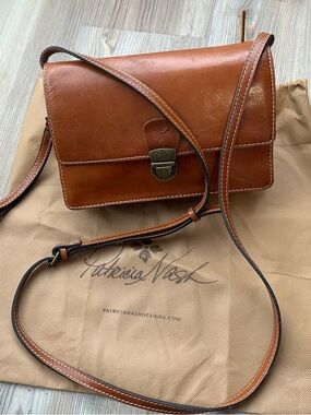 Patricia Nash Tan/Cognac Leather Crossbody with Antique Brass Clasp
